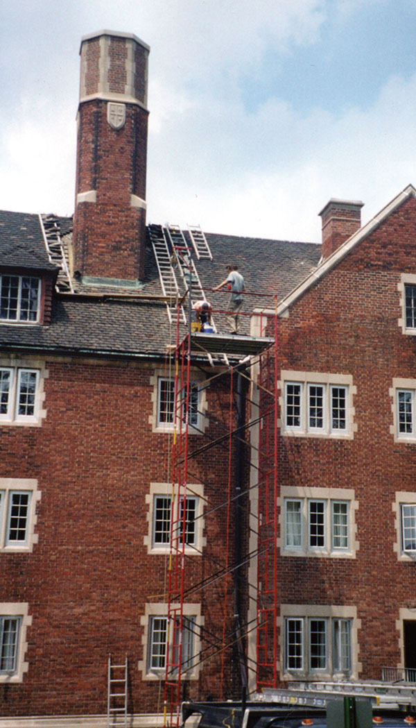 HOW TO REPAIR A CERAMIC TILE ROOF